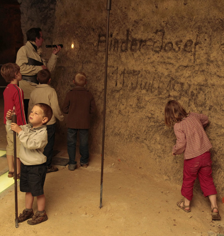 An interactive WW1 introduction for children at the Caverne du Dragon