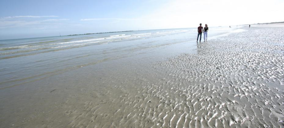 Dunkirk with its long fine-sand beaches perfect for recharging your batteries in the fresh air.