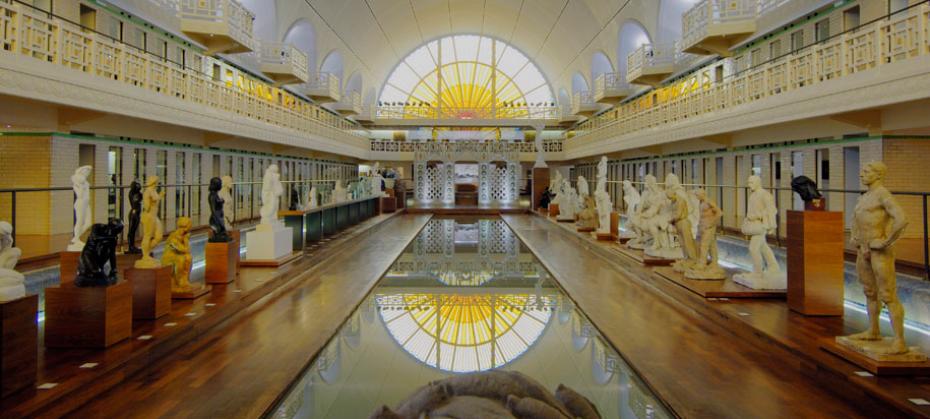WOW moment guaranteed at the Piscine art gallery in an Art Deco swimming pool