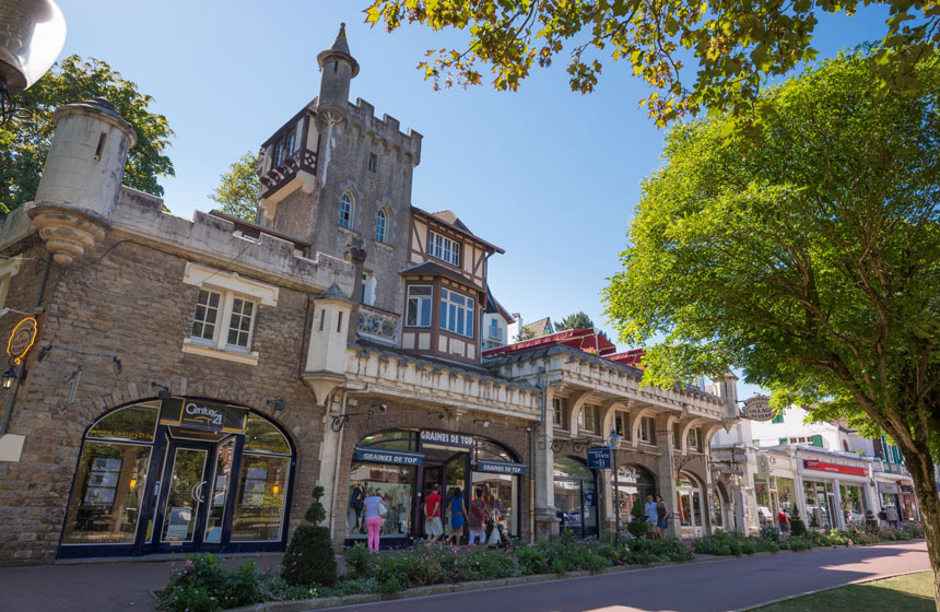 Look skyward for the best views of Le Touquet's famous architecture!