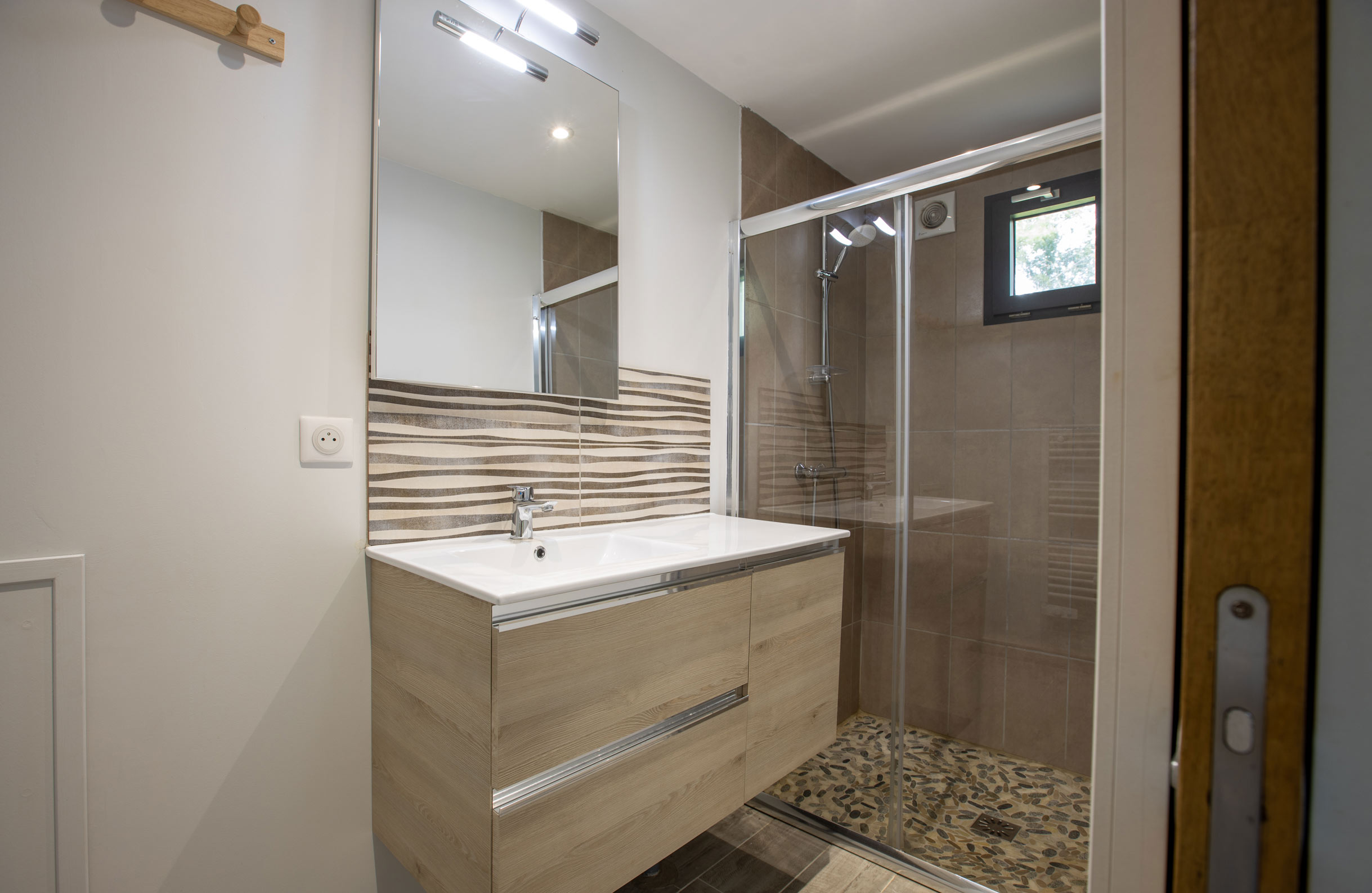 Maison des Oiseaux’s luxury shower room at the Domaine du Lieu Dieu in Beauchamps