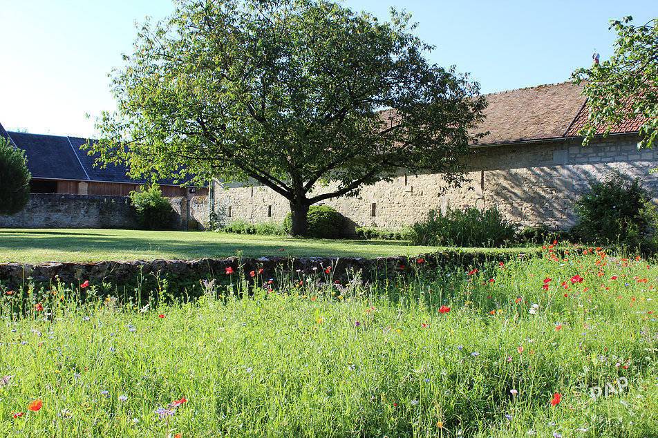 You'll have the garden all to yourselves at this family-friendly gite