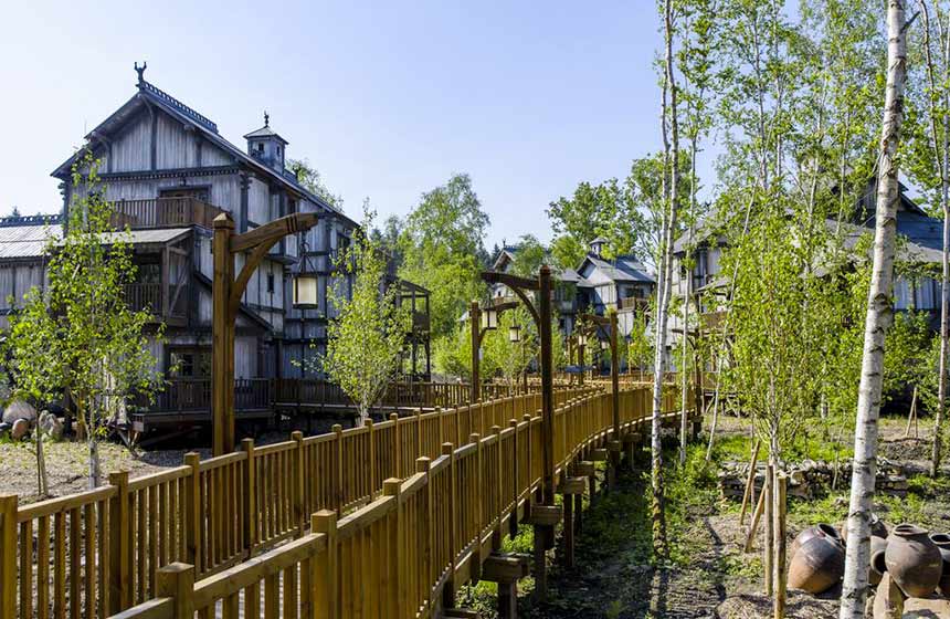  ‘La Cité Suspendue’ (hanging city!) is the on-site hotel at Parc-Astérix theme park in Northern France