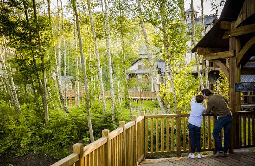  ‘La Cité Suspendue’ (hanging city!) is the on-site hotel at Parc-Astérix theme park in Northern France