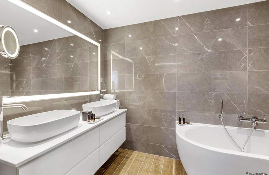 Stylish bathrooms at your hotel in Compiègne France