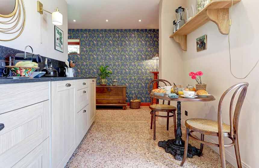 La Petite Châtelaine has a well-equipped kitchen