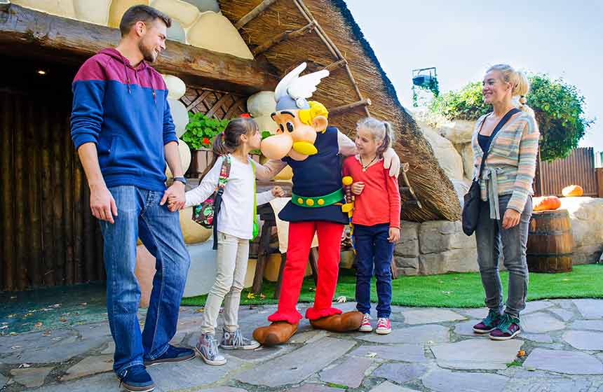 Astérix and Obélix look forward to welcoming you to Parc-Astérix theme park