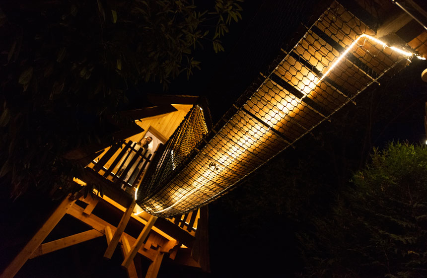 ‘La Merveilleuse’ treehouse bed and breakfast at Le Bois de Rosoy campsite near Disneyland Paris, France