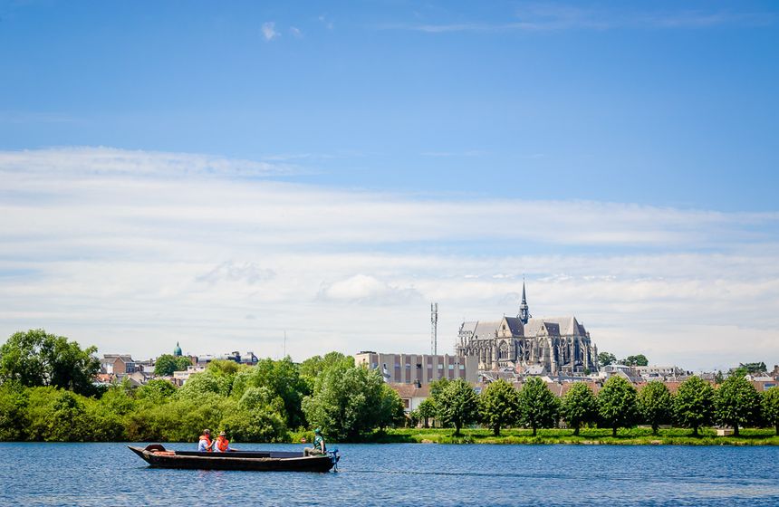 Bacove boat trip through the Marais d'Isle