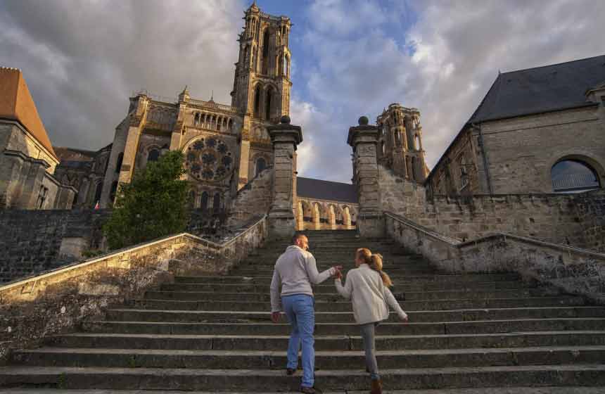 Heading up to Laon's upper town for some window-shopping