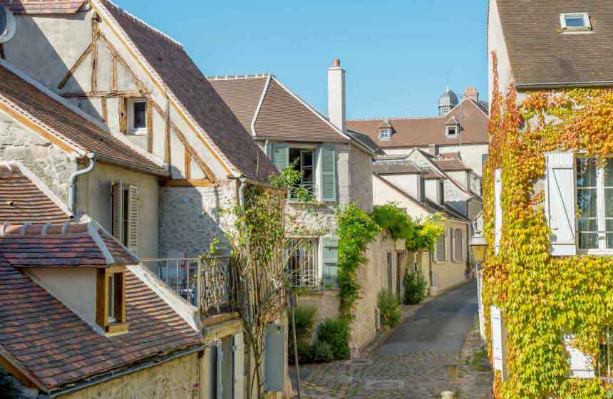 Senlis medieval town centre