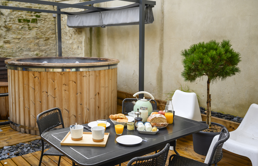 Your private terrace at Gite la Grange with its Nordic hot tub