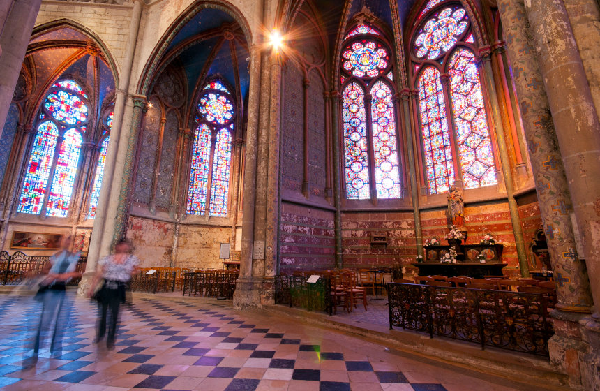 Les Chambres de l'Abbaye - Beauvais cathedral, Northern France