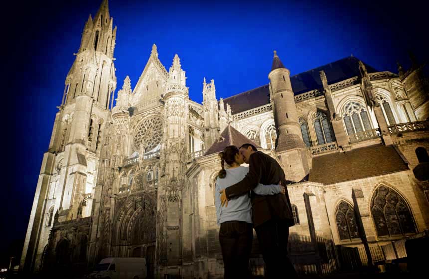 Stunning Senlis cathedral by night