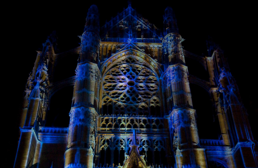 Les Chambres de l'Abbaye - Sound & Light show on Beauvais cathedral, Northern France