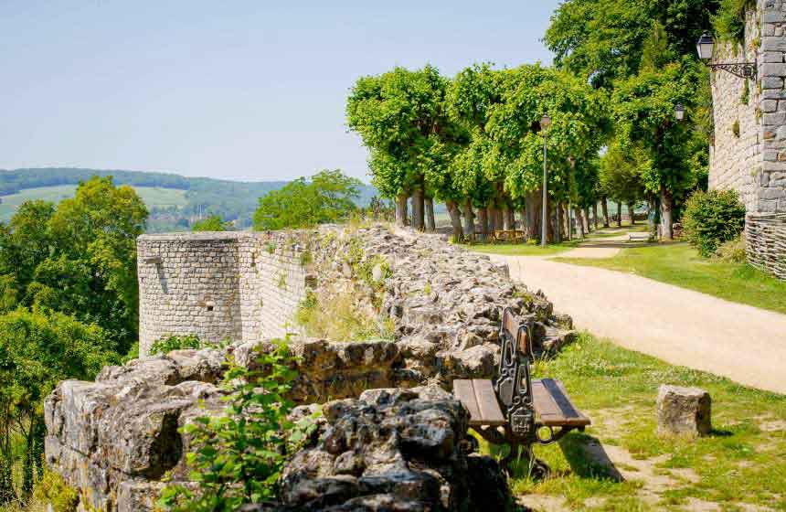 Enjoy a romantic stroll along the ramparts in Chateau-Thierry