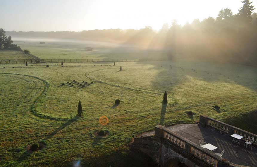 The grounds of Château d’Auteuil B&B in Berneuil en Bray, Northern France