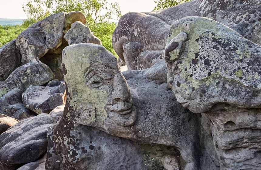 With its array of curious rock formations, you’ll find the beauty spot ‘Hottée du Diable’ close by