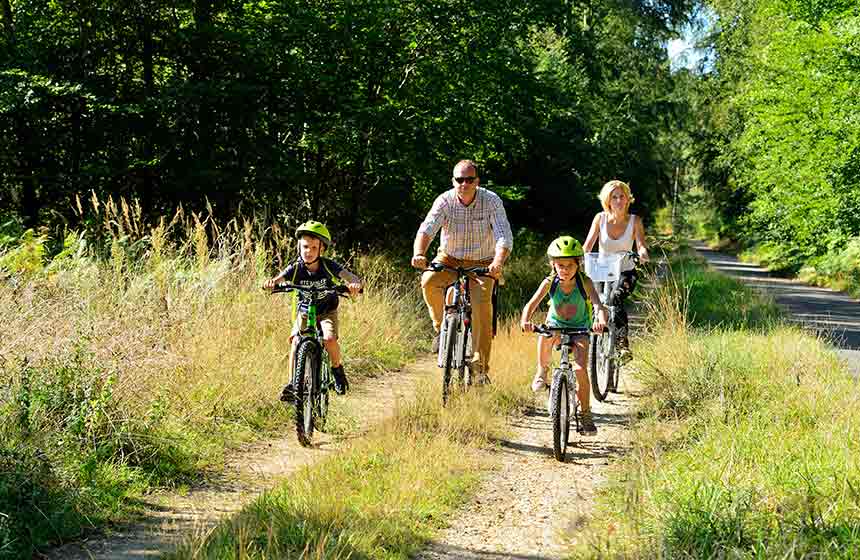 Head off on a family forest adventure - there's bike hire on site at Coucoo La Réserve 