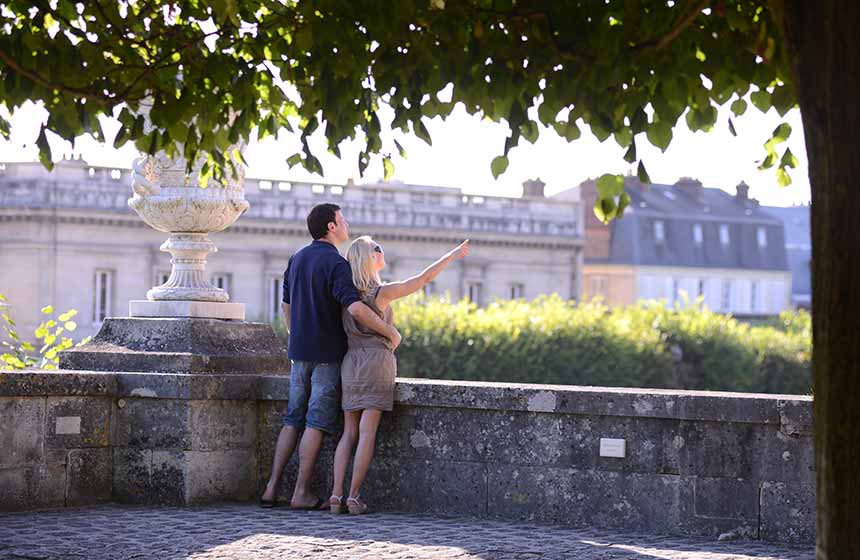 Peaceful and romantic: a stroll around the grounds of Château de Compiègne