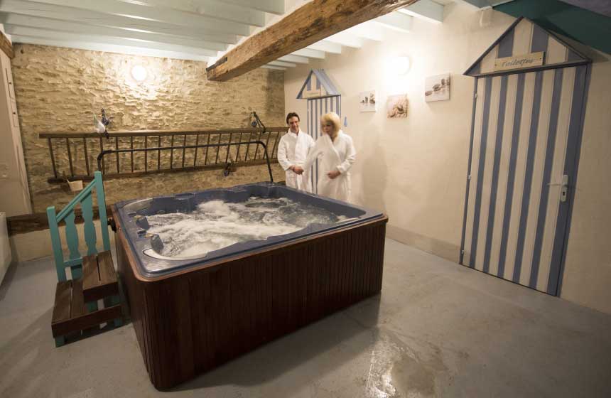 Détente à deux dans le spa