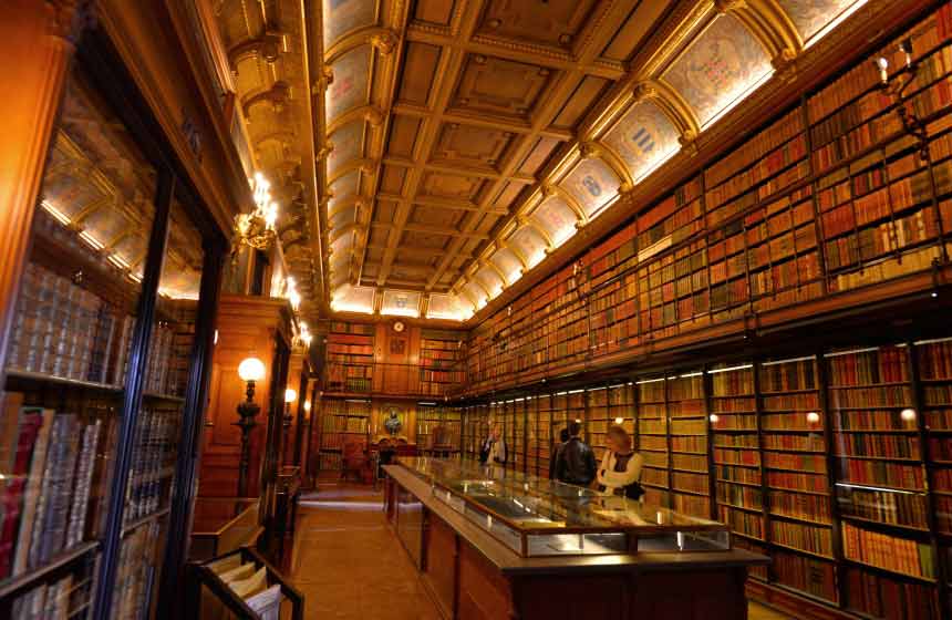 Iconic Château de Chantilly and its library