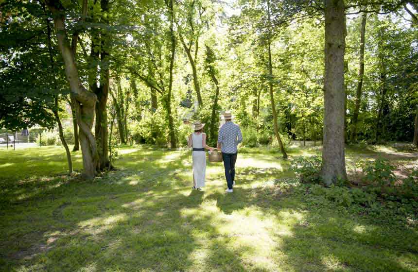 Expect a good dose of tranquillity and nature in the stunning grounds of Château d’Omiécourt