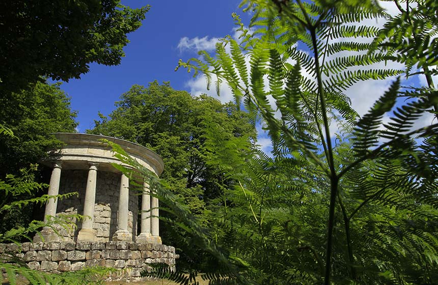 When you explore the park be sure to seek out ‘L'île aux Peupliers’, the final resting place of the French philosopher Jean-Jacques Rousseau