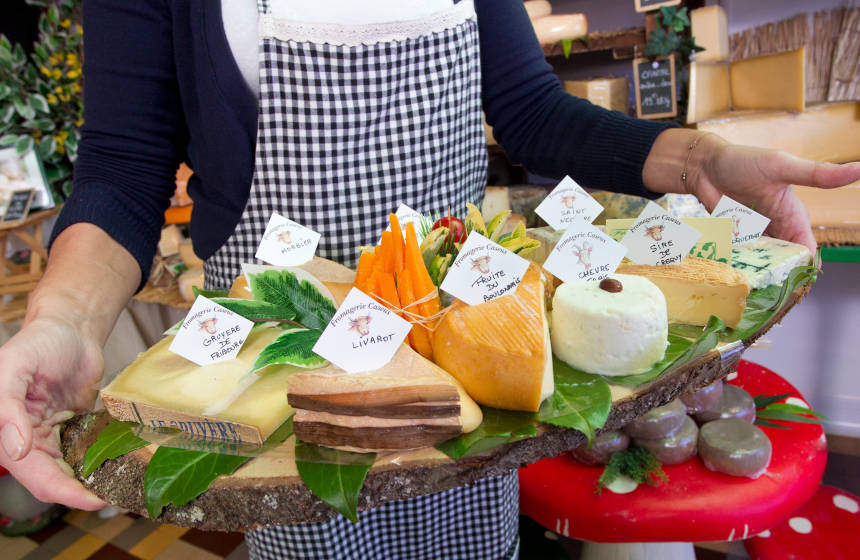 Caseus local cheese shop awaits in Montreuil-sur-Mer