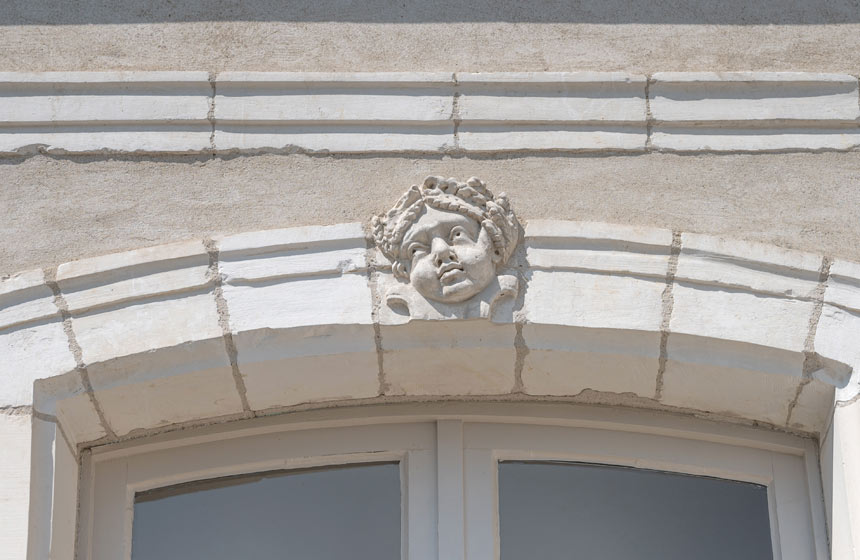 All the age-old hallmarks of a chateau-hotel at the Loysel Le Gaucher in Montreuil-sur-Mer near Le Touquet 