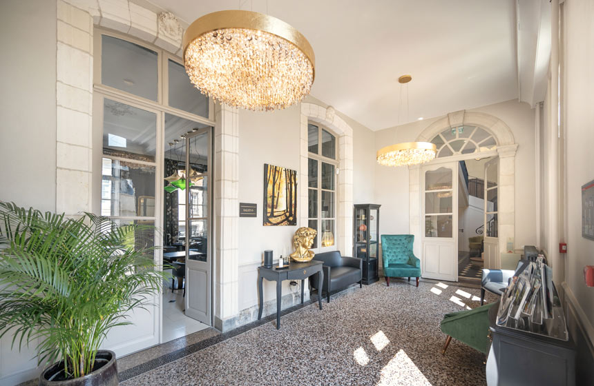 You can enjoy the chateau-hotel's sense of contemporary elegance from the moment you arrive 