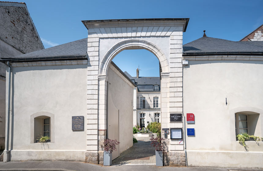 Arriving at Hôtel Loysel Le Gaucher at the heart of Montreuil-sur-Mer