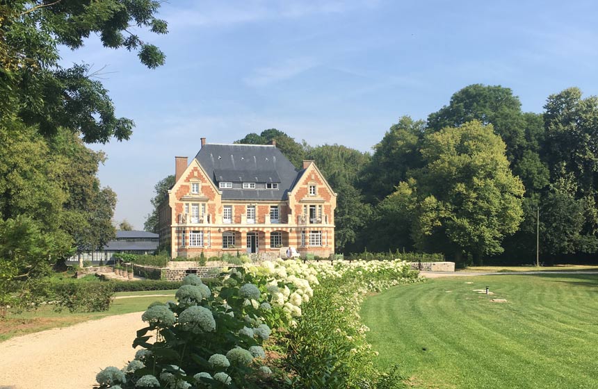 The stunning pathway lined with hydrangeas at Le Clos Barthélemy