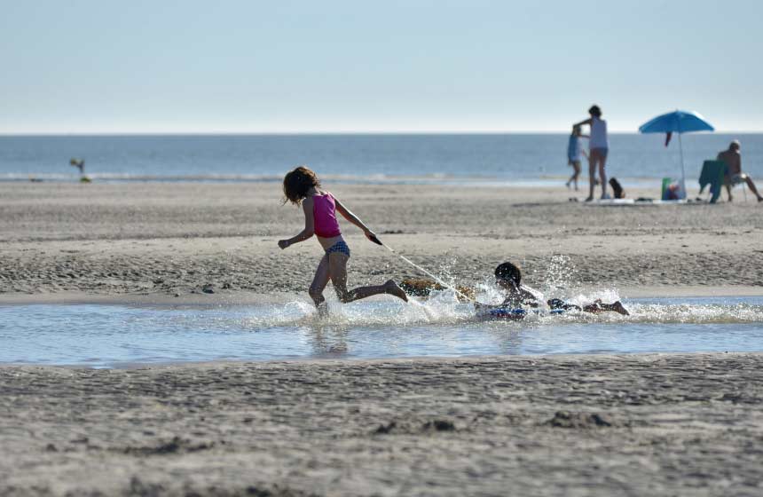 The beach at Le Crotoy on the Somme bay makes the perfect playground for children