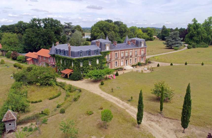 Château Le Quesnoy, Chevrières, France