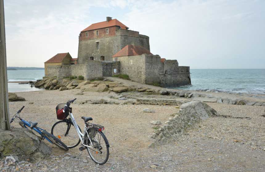 Ambleteuse fort, right on the Opal Coast shore