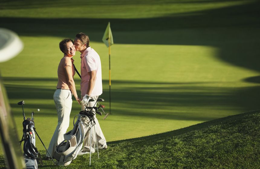 Enjoy a round of golf together at the Golf-d-Olhain course nearby