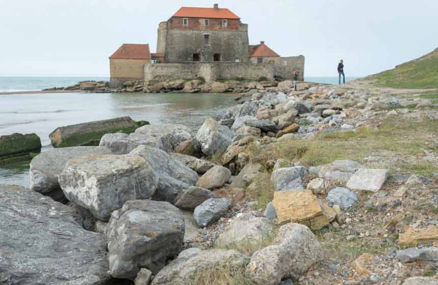 Ambleteuse fort, right on the Opal Coast shore