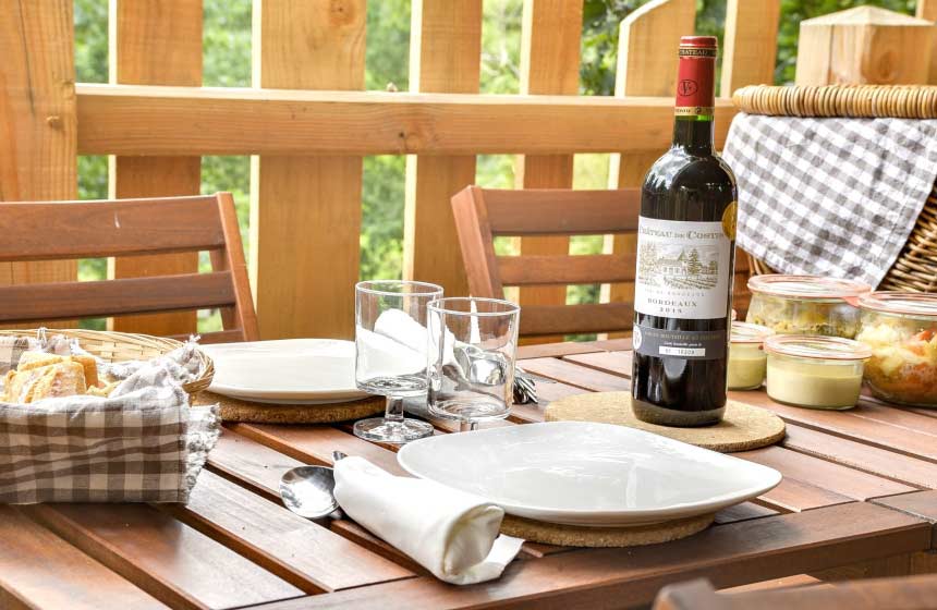 Enjoy dinner with a difference at Le Bois de Rosoy’s treehouse – French favourites delivered to you in a hamper!