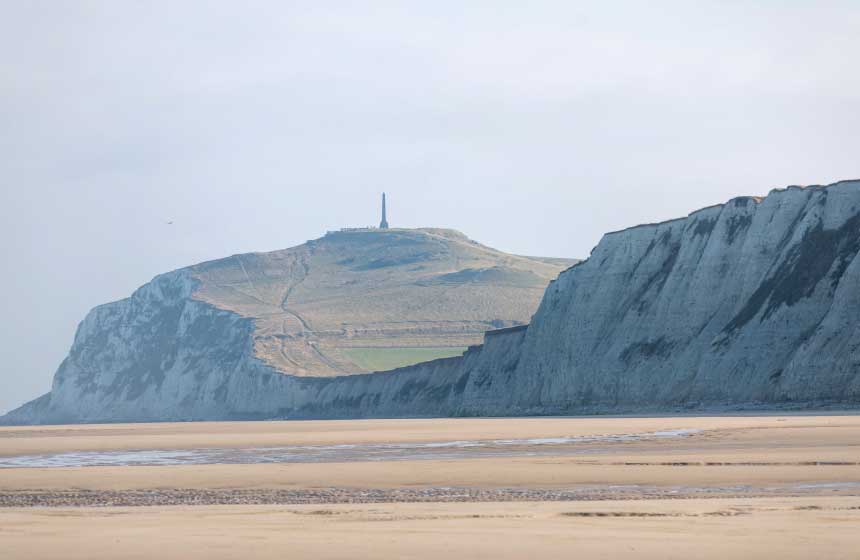 The area is known for the iconic cliffs at Cap-Blanc-Nez and Cap-Gris-Nez, collectively known as ‘Site des Deux Caps’