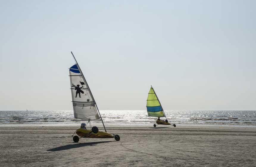 The Opal Coast's wide open sandy beaches are ideal for exhilerating sand sports. Head to 'La Base Sud' watersports centre in Le Touquet