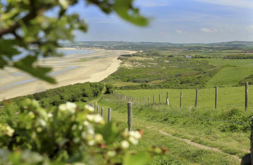 Why not hire bikes to discover the Northern France landscapes and seascapes? E-bikes available too!