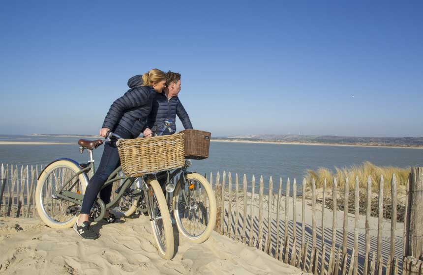 Why not hire bikes to discover the Northern France landscapes and seascapes? E-bikes available too!