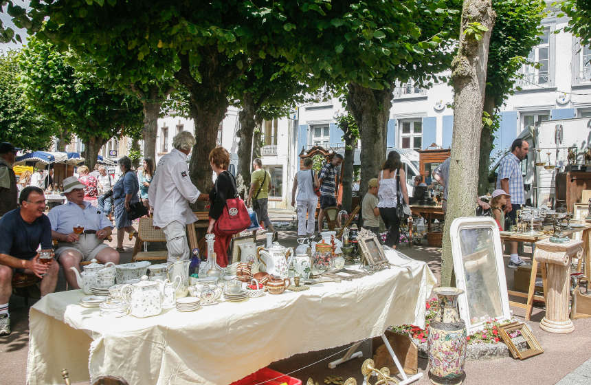 Rendez-vous on the 14th of July for the annual flea market in Montreuil-sur-Mer