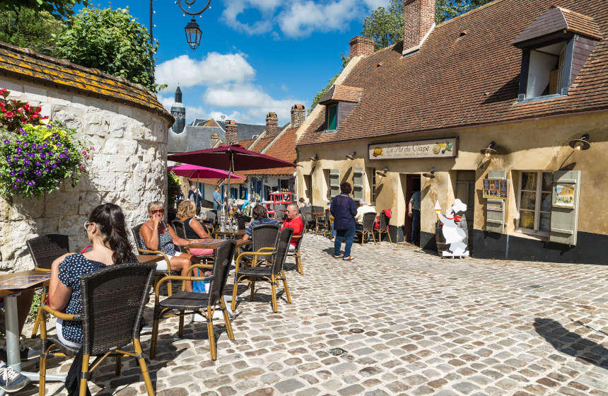 Best coffee spot in la rue du Clape en Bas in Montreuil-sur-Mer 