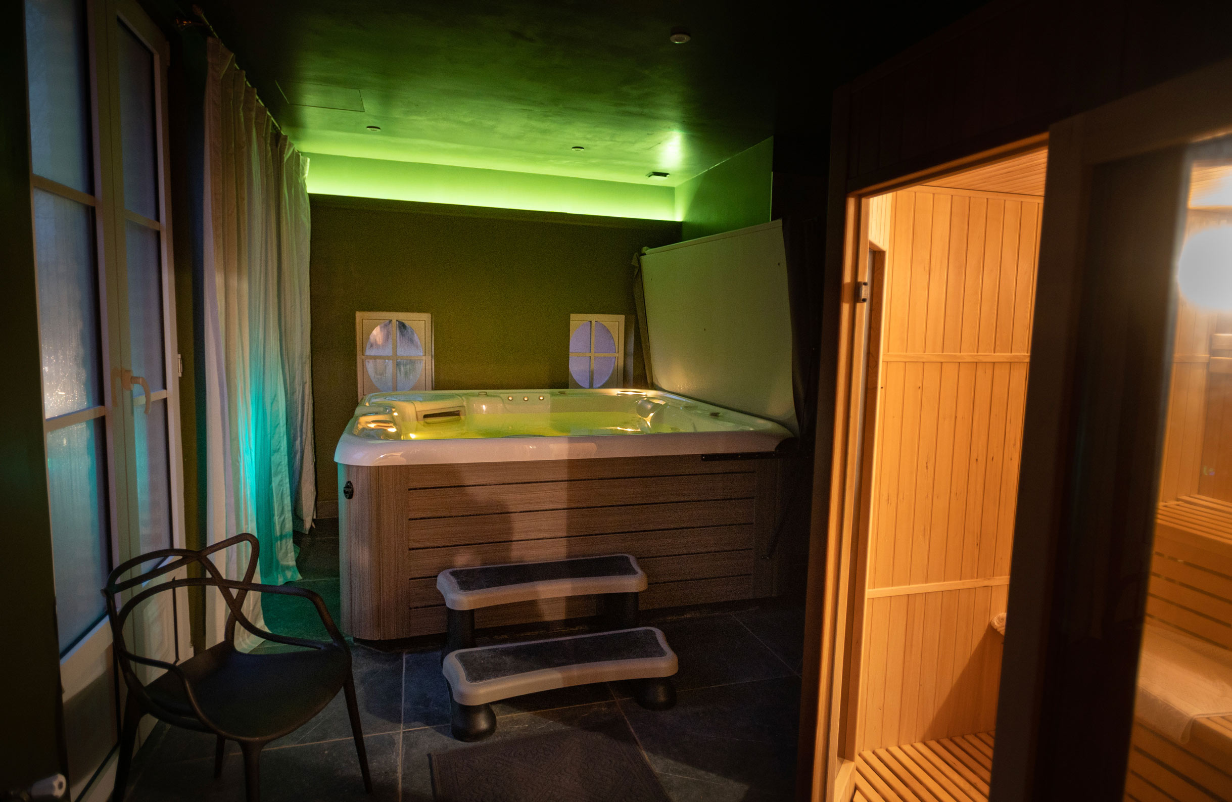 Enjoy wellness facilities at Les Myrrhophores' spa and sauna