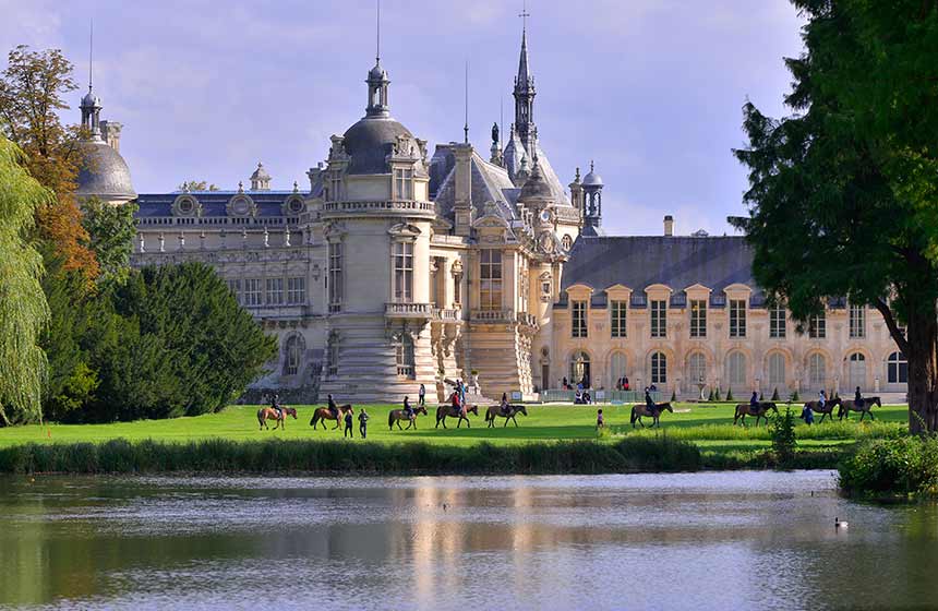 Château de Montvillargenne hotel is right on the doorstep of one of Northern France’s most iconic sights: the incredible Château de Chantilly