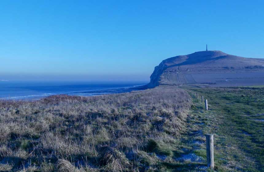 You’ll get unforgettable panoramic views at Cap-Blanc-Nez cliffs