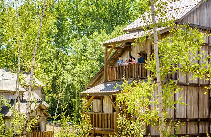 ‘La Cité Suspendue’ (hanging city!) is the on-site hotel at Parc-Astérix theme park in Northern France