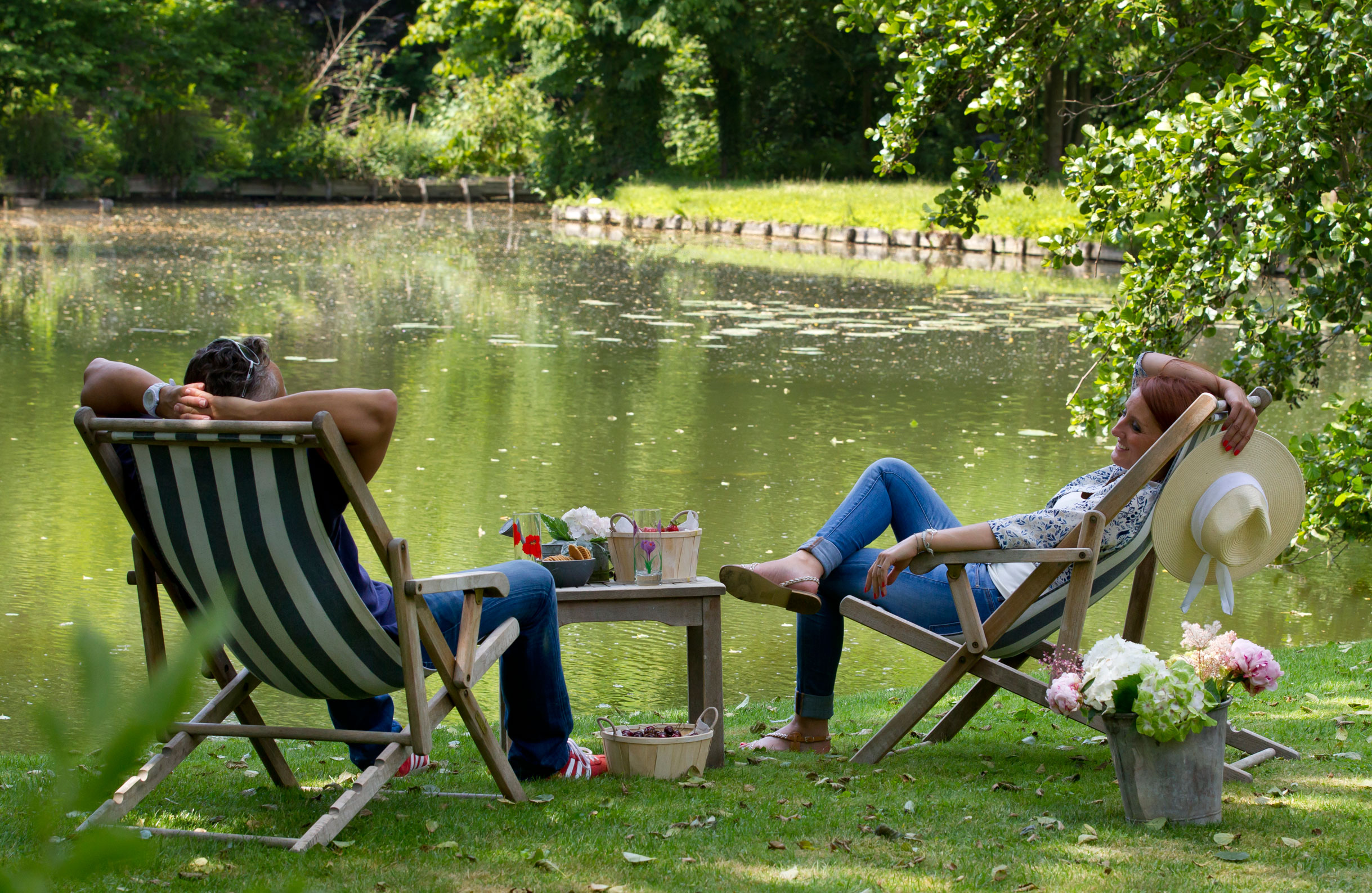 Relax in the Amiens holiday cottage’s garden – a peaceful haven at the heart of the Hortillonnages floating gardens